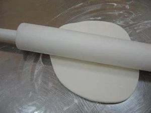 Раскатываем мастику.jpg