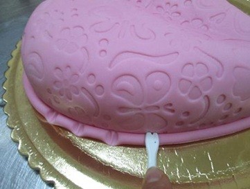 Украшение торта с помощью рельефного коврика - 8.jpg