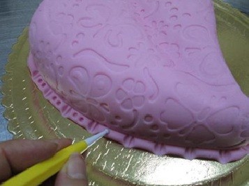Украшение торта с помощью рельефного коврика - 9.jpg