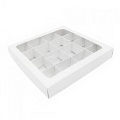 картинка Упаковка на 16 конфет с вклеенным окном - белая, 200x200x30мм. 