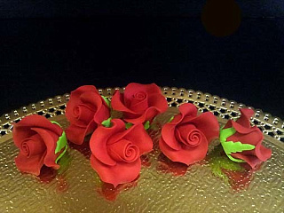 картинка Цветы из мастики - "Бутоны розы", Красные, 6шт. (11113*D/p) 